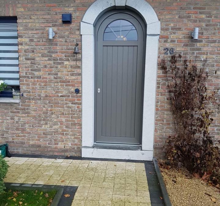 Nouvelle porte d’entrée installée à Bellaire